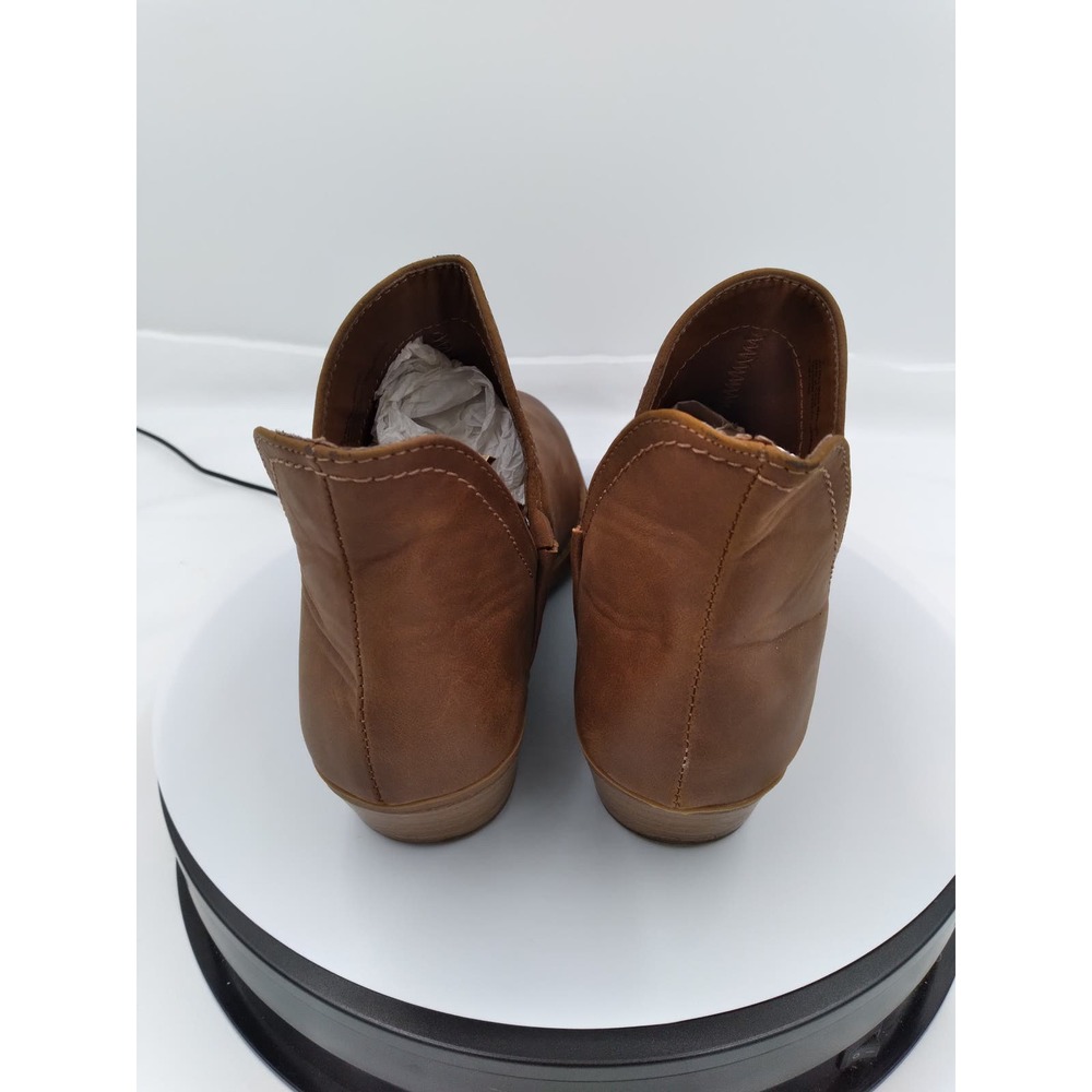 Universal Threads Slip-On Bootie Size 8 - image 3